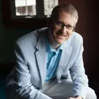 Christopher  MacLean